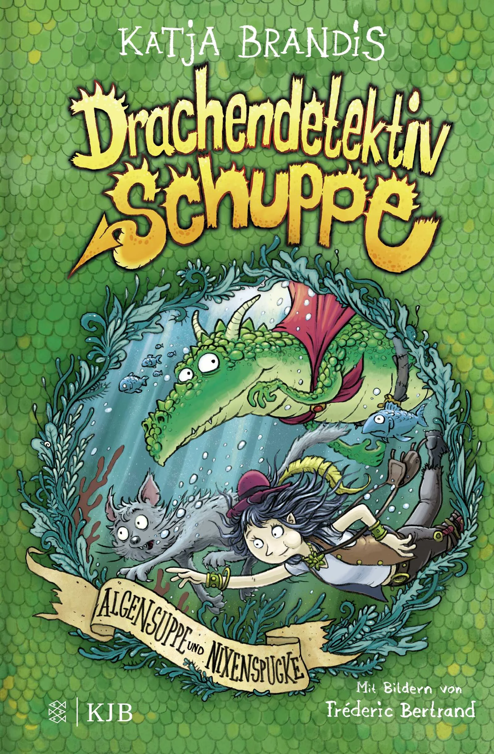 »Drachendetektiv Schuppe – Algensuppe und Nixenspucke« ist der dritte Band der Kinderbuch-Serie von Spiegel-Bestseller-Autorin Katja Brandis. Ihre Fantasy-Reihen »Woodwalkers« und »Seawalkers« sind gefeierte Bestseller. Mit Drachendetektiv Schuppe erscheint bei FISCHER KJB eine magische Detektivgeschichte für Kinder von 8 bis 10 Jahren. Als Drache Triefauge beklagt, dass ihm alle seine kostbaren Ringe gestohlen wurden, ist Drachendetektiv Schuppe zur Stelle: Ein Dieb in der Stadt?! Und tatsächlich, nach und nach verschwinden immer mehr Ringe aus Wurmstedt, sogar welche mit gefährlichen magischen Kräften!  Eine Spur führt zum Stadtparksee: Dort leben die Nixen, die doch alle verrückt nach glitzernde Sachen sind. Zusammen mit seinen Freunden Kater Grauwacke und Elfe Jessamy stürzt sich Schuppe in die Ermittlungen, bei denen keiner trocken bleibt und einige ihr blaues Wunder erleben  …Voller lustiger Charaktere und mitreißenden Abenteuern ist Drachendetektiv Schuppe ein großer Lesespaß für Jungen und Mädchen. Die magische Geschichte um Schuppe und seine Freunde begeistert sowohl leseerfahrene Kinder als auch Leseanfänger. Phantastisch, witzig und liebevoll illustriert von Fréderic Bertrand.Alle Bände der Reihe Drachendetektiv Schuppe:Band 1: Chaos im ZauberwaldBand 2: Gefährliches GemüseBand 3: Algensuppe und NixenspuckeDieser Titel ist auch bei Antolin gelistet.