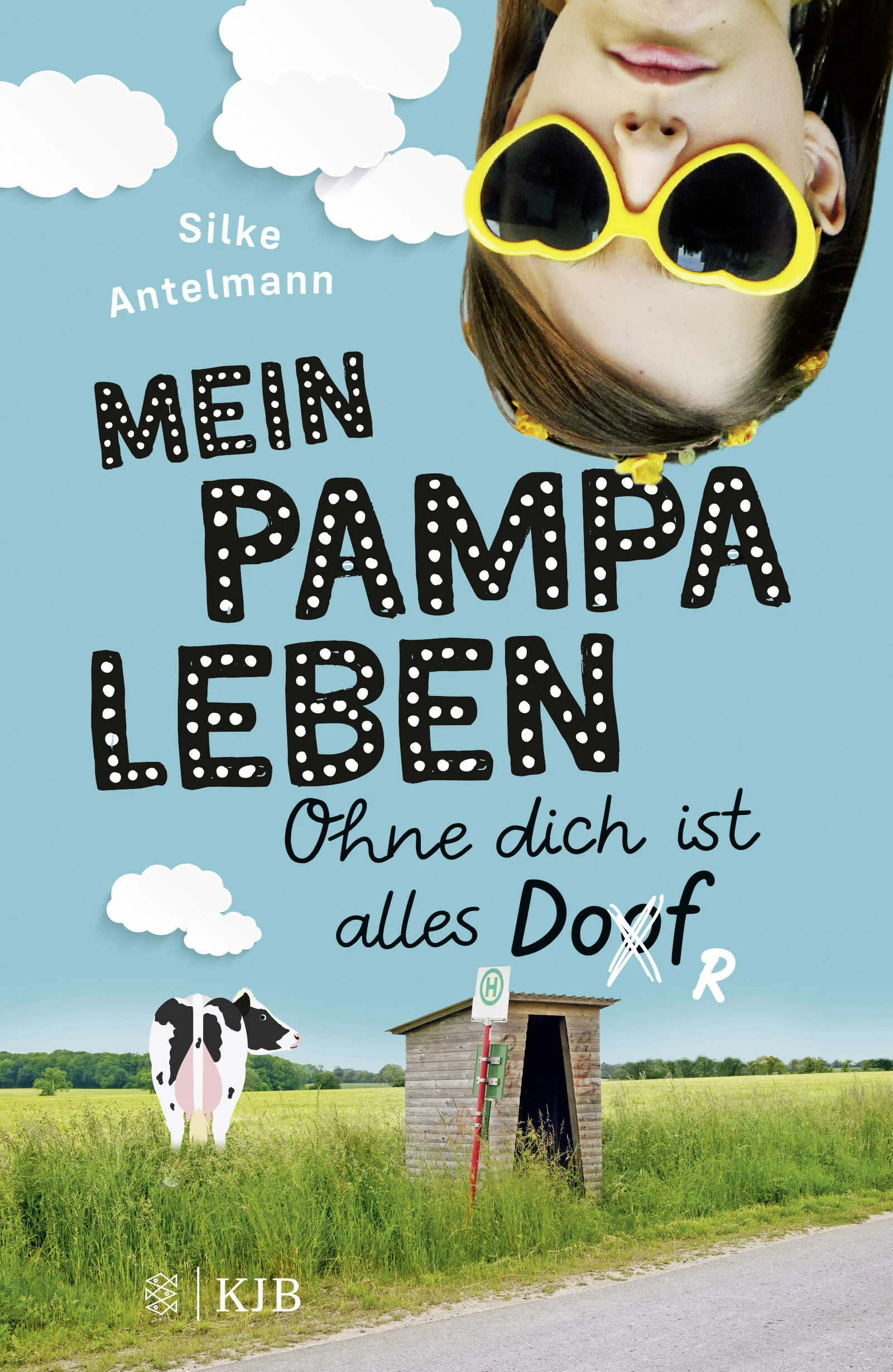 Die dreizehnjährige Fiona muss aufs Land ziehen, in die Pampa! Nur weil ihre Mutter sich in den Wollmützen-Bio-Hipster Phil verknallt hat und jetzt im Gemüsebeet »entschleunigen« will. Das heißt für Fiona: Keine Demos mehr mit ihrer besten Freundin Charly! Soll sie Charly etwa nur noch in den Ferien sehen?! Katastrophe! Protest! Auf Instagram posten die beiden unter #pampaprotest von nun an Selfies von Fiona vor öden Dorfstraßen und Misthaufen. Doch während Charly in der Stadt eine Free-Fiona-Aktion organisiert, um sie »da rauszuholen«, entdeckt Fiona auf dem Dorf neue Freunde und beginnt die Sommertage am See zu genießen. Muss sie sich entscheiden? Superwitzig, voller Herz und mit ganz frischem Ton – perfekt für alle besten Freundinnen!  