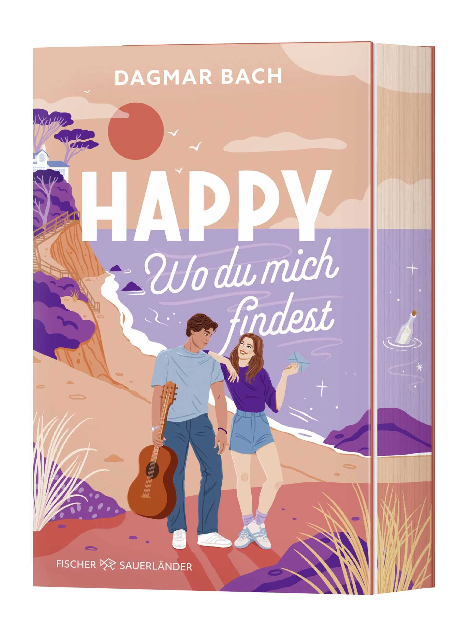Der erste Band der neuen Rom-Com-Trilogie von Dagmar Bach voller Urlaubsfeeling, erster Liebe und mit ein bisschen Magie für Leser*innen ab 12 Jahren Anouk muss ihren Happy Place retten – das Strandhaus ihrer Eltern in der magischen-verträumten Junos Bay an der kalifornischen Küste. Doch leider muss das heimlich geschehen, und leider trudeln plötzlich auch noch mysteriöse Postkarten ein, die Anouk auffordern, die Liebe zu finden, und zwar schnell! Gut, dass Noah da ist, ihr allerbester Kindheitsfreund aus Junos. Wieso ist der allerdings dieses Jahr so anders? Vielleicht, weil er letztes Jahr als Serienstar über Nacht berühmt geworden ist. Und damit eigentlich perfekt geeignet für die Rolle, die Anouk für ihn geplant hat, um endlich das Kartenrätsel zu lösen. Doch was, wenn die aberwitzige Suche nach der Liebe völlig anders ausgeht als erwartet?Fünf Postkarten, die die große Liebe versprechen. Zwei Versionen einer Geschichte, die unterschiedlicher nicht sein könnten. Und ein Happy Place, der alles verbindet – die neue Cozy Romance von Bestsellerautorin Dagmar BachMit den Tropes Best Friends to Lovers, Fake Dating, He Falls First und HealingDie Feel-Good-Romane von Dagmar Bach (»Zimt«-Reihe) lassen jeden Alltag leuchten!Mit knalligem Farbschnitt (nur in der 1. Auflage!) und exklusiv gestalteten Innenklappen