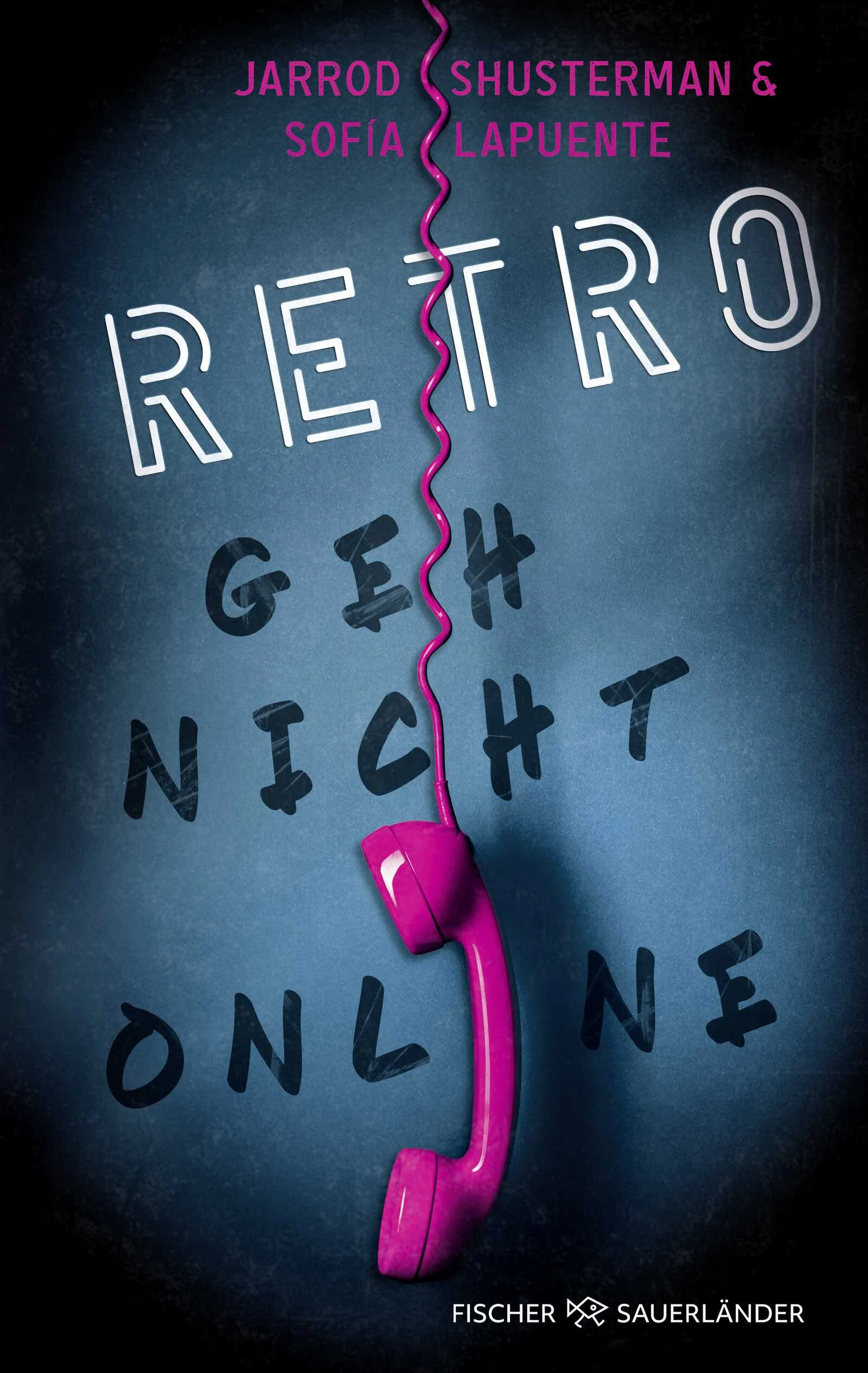 Spannender Jugendthriller mit einer ganz besonderen Challenge: ein echter Pageturner ab 12 Jahren!Nach einem Streit stellt Luna ein peinliches Video von ihrer Freundin online und innerhalb weniger Stunden geht der Post viral. Das Leben ihrer Freundin wird zur Hölle, und um ihre Schuld wieder gutzumachen, meldet Luna sich für die RETRO-Challenge: ein Jahr ohne Smartphone, Internet und Social Media! Bald verwandelt sich die Idee in eine richtige Bewegung: Die RETROS feiern das Leben und jeden Tag werden sie mehr, sogar Verlieben fühlt sich neu und echt an. Aber dann verschwinden die ersten RETROS ... Und Luna könnte die nächste sein.Eine Challenge, die weh tut – mach mit, wenn du dich traust! Für alle Fans von Neal Shusterman oder Ursula Poznanski»Ein rasanter Thriller, der uns die dunkle Wahrheit über soziale Medien und moderne Technologie glasklar vor Augen führt.«Kathleen Glasgow, »New York Times«-Bestsellerautorin von »Girl in Pieces«