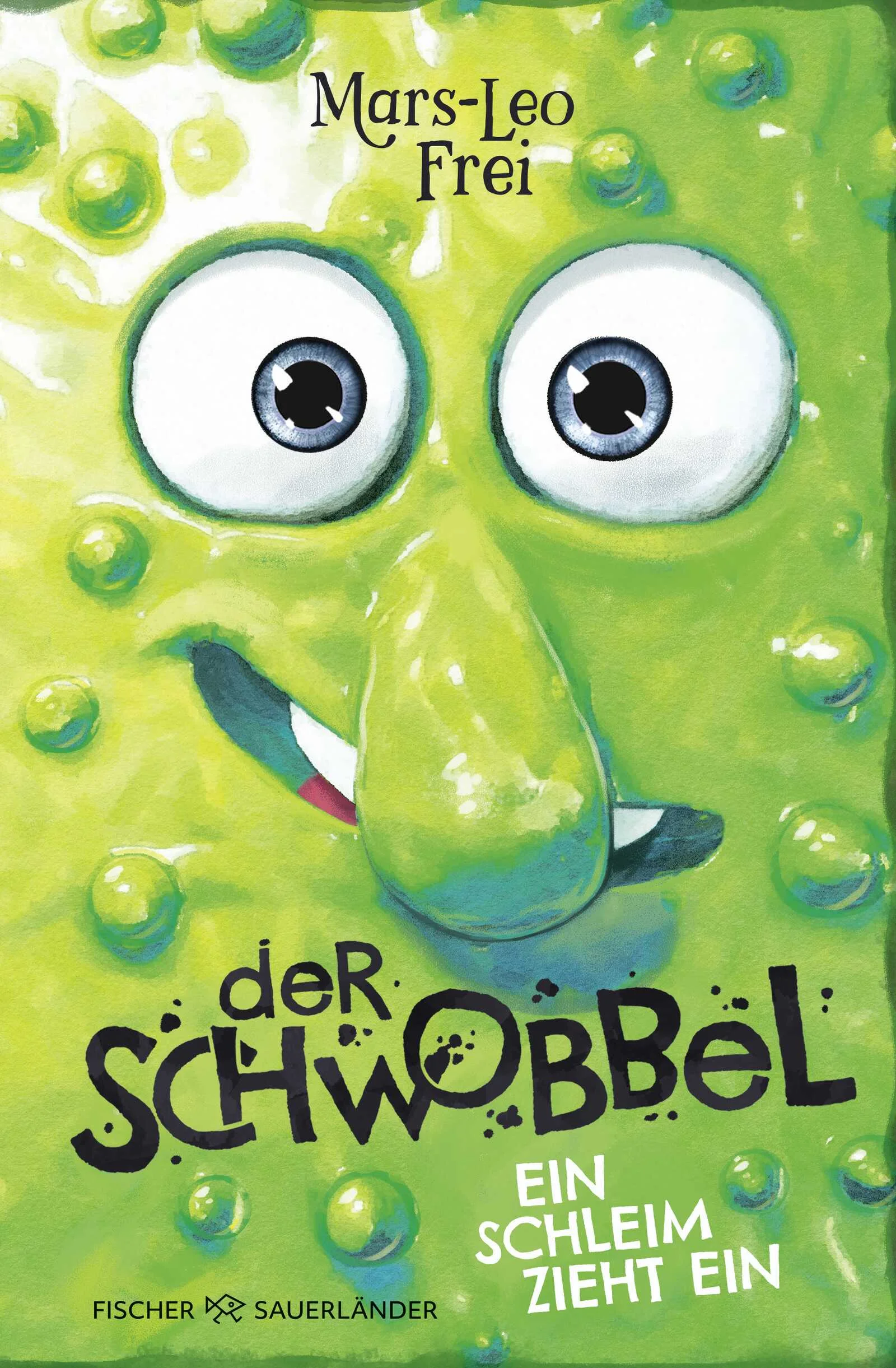 Alles fein mit Schleim, oder was?! So ein Buch hast du noch nie gelesen! Für alle ab 9, die sich mal wieder kringelig lachen wollen!Akim traut seinen Augen nicht, als plötzlich ein Haufen Pudding vor der Tür steht: der Schwobbel. Das neue Familienmitglied ändert seine Form fast so häufig wie seine Meinung, knuspert jede Menge Müll … und hält rein gar nichts von Büchern, in denen ein Fabelwesen auftaucht und das Leben der Hauptfigur durcheinanderwirbelt. Das sagt der Richtige, denn seit der Schwobbel bei Akim eingezogen ist, passiert genau das. Und dann soll Akim seinen schwobbeligen Kumpel auch noch von einem Fluch befreien! Dazu muss er sich mit Schulfiesling Norbert anlegen, jemandem gehörig die Meinung geigen und etwas schaffen, woran er schon tausendmal gescheitert ist. Leichter gesagt als getan! Und weil der Schwobbel nun mal der Schwobbel ist, wird diese Geschichte garantiert niemals so ausgehen, wie du es schon so oft gelesen hast.Für alle ab 9 bis 99, die sich mal wieder kringelig lachen wollen!Wenn man den Namen Mars-Leo Frei ordentlich durchschüttelt, weiß man, wer dahintersteckt: der preisgekrönte Autor Mario Fesler (»Lizzie Carbon«, »Switch You«). Mit diesem Buch hat er sich selbst übertroffen – sein munter flunkernder Schwobbel nimmt sich selbst und das Geschichtenerzählen überhaupt nicht ernst!Mit vielen witzigen Illustrationen von Marine LudinFür die extra Lesemotivation: Lesequiz bei Antolin zu findenFür alle ab 9, die lustige Geschichten mögen und das Sams und die Olchis lieben!Alle Bücher von Mars-Leo Frei bei Fischer Sauerländer:Der Schwobbel-Reihe:Der Schwobbel – Ein Schleim zieht einDer Schwobbel in schleimiger MissionHilfe, zu viele-Reihe:Hilfe, zu viele ZAUBEREULENHilfe, zu viele SAURIERHilfe, zu viele VAMPIREWeitere Bände in Planung!