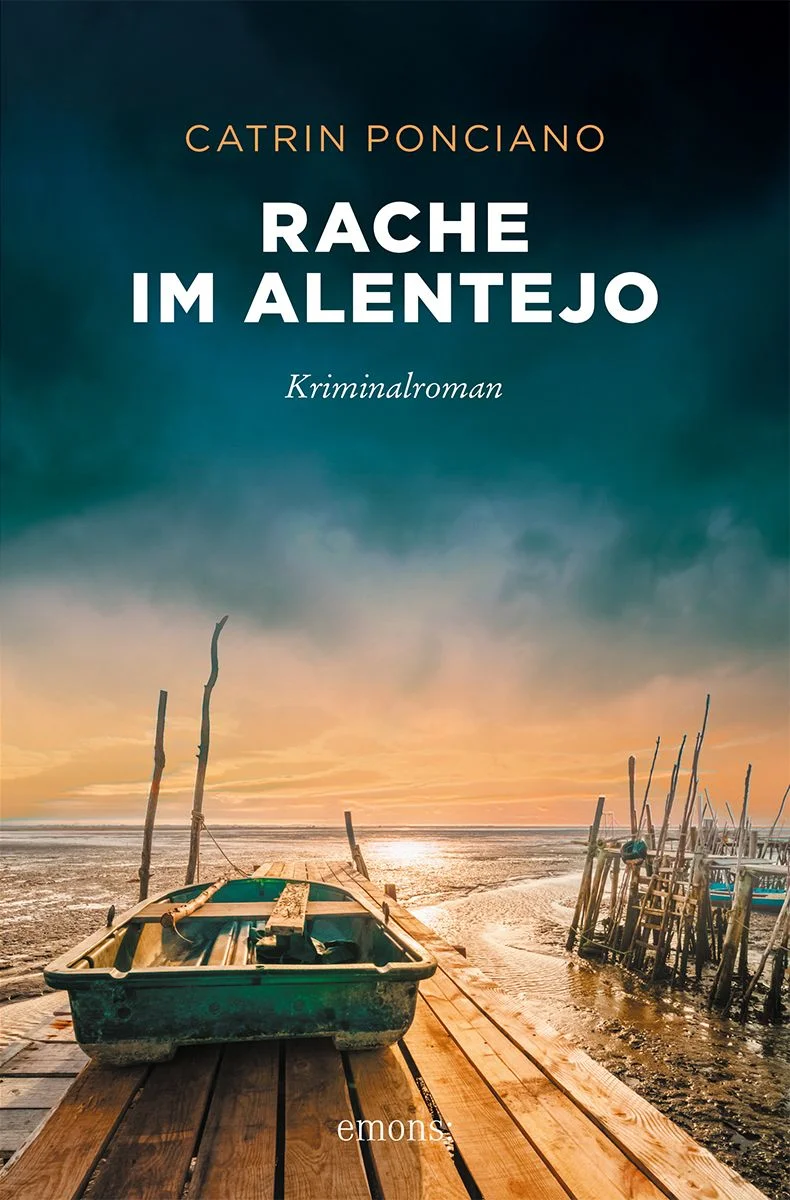 Eine Geschichte von Liebe, Mord und kollektiver Schuld. Der Sommer im portugiesischen Küstenort Carrasqueira ist perfekt, bis eines Nachts ein Toter in der einsamen Korkeiche hängt – dreißig Jahre nachdem dort ein Fischer angeblich Selbstmord beging. Dessen Sohn glaubte jedoch nie an Suizid. Als ihm nun unterstellt wird, seinen Vater gerächt zu haben, bittet er seine Jugendfreundin Dora Monteiro um Hilfe. Die ehemalige Inspetora zögert nicht und stürzt sich in verdeckte Ermittlungen. Doch auf dem Dorf lastet eine alte Schuld, und Dora muss alles daransetzen, das Schweigen der Bewohner endlich zu brechen.