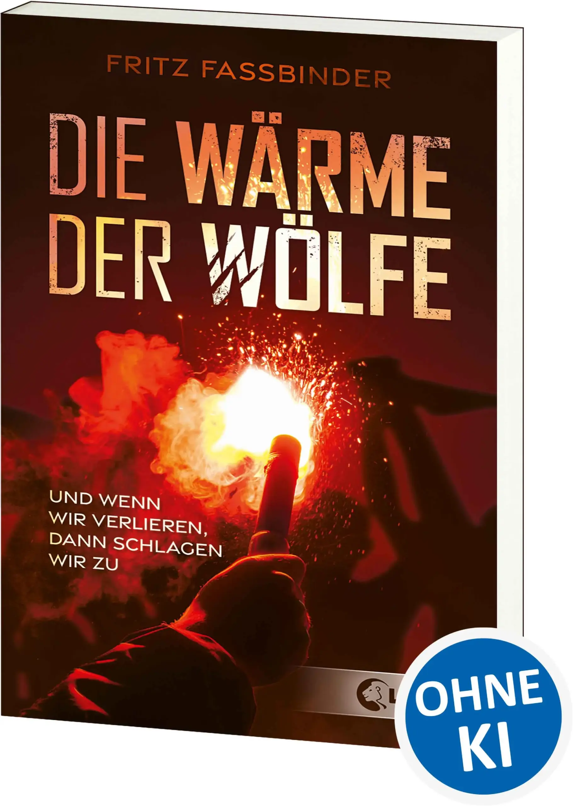 Loewe-Bücher: garantiert ohne KI Ist Manuel schuldig? Klick! Die Handschellen schnappen zu, Manu wird aus dem Gerichtssaal geführt und seine Mutter ringt mit den Tränen. In einer Arrestzelle muss Manuel, 16, das Urteil des Richters abwarten. Dabei hat er doch gar nichts verbrochen. Er wollte nur einer coolen Gruppe angehören. Einmal nicht der Klassen-Loser sein. Wie konnte der Besuch im Stadion mit seinen neuen Freunden so schnell eskalieren? Manu fängt an, kritisch über seine Zeit bei den „Wölfen“ nachzudenken. Randalierende Fans, zerbrochene Scheiben, ein Verletzter! Fritz Fassbinder entlarvt die Gefahren und Konsequenzen der Radikalisierung, während er gleichzeitig die menschliche Sehnsucht nach Veränderung und Freiheit hervorhebt. Die Wärme der Wölfe gibt einen spannenden und erschreckenden Einblick in die Szene rechtsradikaler Fußballfans und Hooligans und zeigt auf welche folgenschweren Auswirkungen sie auf das Leben der Jugendlichen haben kann.