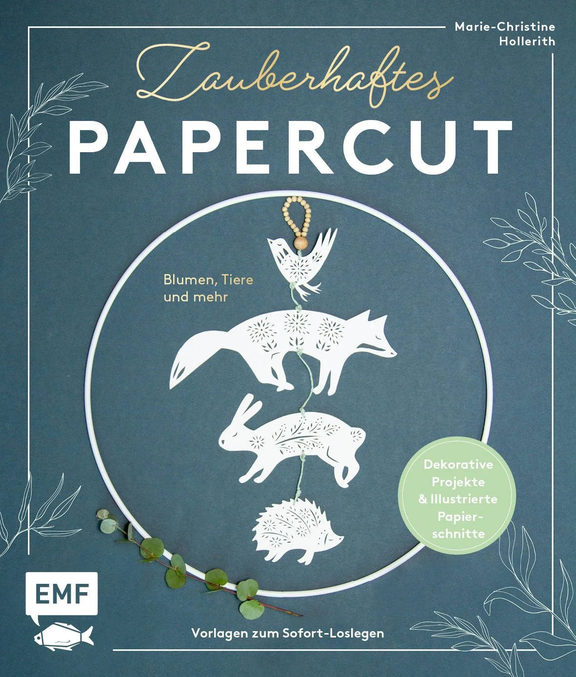 Papierschnitt-Kunst vom Feinsten – Mit Schere und Cutter traumhafte Motive schneiden und wundervolle DIY-Projekte kreieren. Die Kunst des Papercut verzaubert jeden, der gerne mit Papier arbeitet und Freude daran hat, schöne DIY-Projekte für sich und seine Liebsten umzusetzen. Von Grußkarten über Geschenkanhänger bis hin zu trendiger Wand-Deko – die Verwendungsmöglichkeiten dieser fein illustrierten Papercuts sind grenzenlos.Direkt loslegen: alle Motive als Vorlage im Buch20 DIY-Projekte zur Verwendung der PapercutsDer perfekte Start: Schneide-Tipps, Grundlagen zu Papier und Werkzeug sowie Schneide-ÜbungenZauberhaft illustrierte Motivwelt: fein floral, tierisch entzückend und einfach unglaublich schön  Dieses Buch beinhaltet alles, was man für den Einstieg in die Kunst des Papercuts braucht: Schneide-Tipps, Grundlagenwissen zu Papier und Werkzeug und bezaubernde DIY-Projekte. Alle Motive gibt es zudem als Vorlage im Buch, sodass direkt losgeschnitten werden kann.