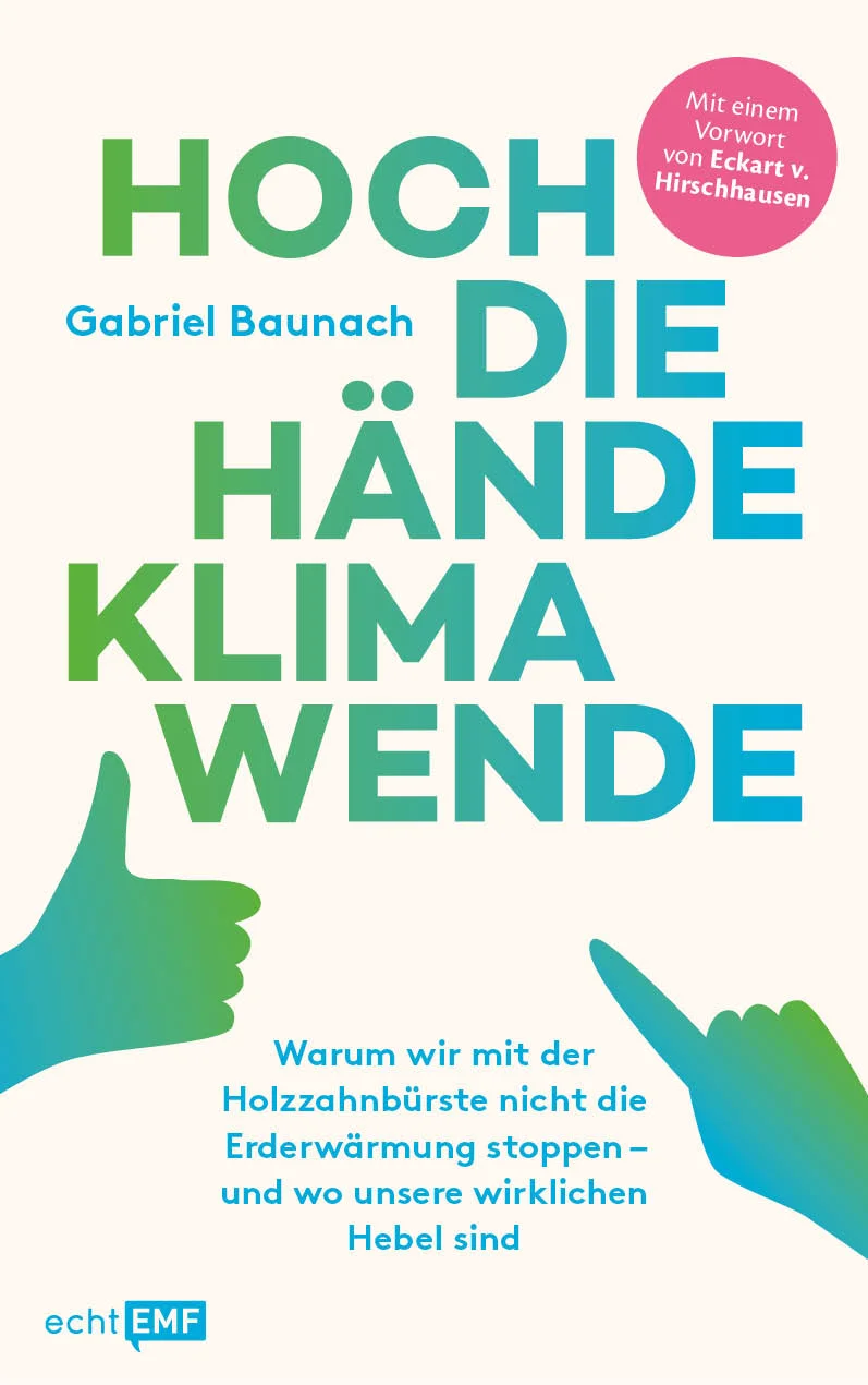 Zieht euch warm an – hier kommt der Handabdruck! Sven Plöger, Meteorologe und Bestseller-AutorGabriel Baunach trifft mit diesem Buch den Kern des Themas: gute Lösungen statt schlechtes Gewissen! Mehr jute Politik als Jutebeutel! Schlau machen, Mund aufmachen und den Handabdruck nutzen – all hands on deck! Dr. Eckart v. Hirschhausen, Arzt, Wissenschaftsjournalist und Gründer der Stiftung Gesunde Erde - Gesunde MenschenWillst du was für den Klimaschutz tun, musst du deinen CO2-Fußabdruck reduzieren – so die gängige Auffassung: regional einkaufen, LED-Lampen verwenden, weniger konsumieren … Doch die bittere Wahrheit ist, mit individuellen CO2-Spartipps werden wir die Erderhitzung nicht stoppen. Schluss mit der Ohnmacht! Statt den Fokus auf unwesentliches Konsum-Kleinklein und ein kollektives schlechtes Gewissen zu legen, müssen wir wirkungsvollere Hebel betätigen.Mit dem neuen und positiven Konzept des Klima-Handabdrucks kann jede*r Einzelne mehr Tonnen CO2 einsparen, als er oder sie selbst verursacht. Ob im privaten Alltag, im Beruf, beim gesellschaftlichen Engagement oder mit der politischen Stimme – überall bieten sich Möglichkeiten, die eigenen Ressourcen, Talente, Rechte und Kontakte zum Klimaschutz im großen Stil einzusetzen. Vegane Alternativen in der Kantine einführen: duzende Tonnen CO2 pro Jahr einsparen. Eine Solaranlage für das Dach des Unternehmens organisieren: hunderte Tonnen CO2 pro Jahr. Den Standardstromtarif des lokalen Energieversorgers auf Ökostrom umstellen: tausende Tonnen CO2 pro Jahr. So wird man zum Multiplikator für klimafreundliches Verhalten.Der Klima-Experte Gabriel Baunach erklärt in seinem Buch, wie persönlicher Klimaschutz geht, der sich wirklich lohnt und Hoffnung macht: mit Handabdruck-Hebeln statt Fußabdruck-Frust.Die Wirksamkeit unseres Handelns wird ein entscheidender Schlüssel zur Bewältigung der Klimakrise sein. Hier können wir nachlesen, wie das psychologisch klug gelingen kann. Lea Dohm, Psychologin und Mitgründerin der Psychologists and Psychotherapists For FutureDieses Buch lenkt den Blick auf das, wovon wir mehr brauchen: Strukturen zu verändern – statt beim individuellen Verhalten um jedes Kilo CO2 zu kämpfen. Toralf Staud, Journalist und Bestseller-Autor von „Deutschland 2050. Wie der Klimawandel unser Leben verändern wird“
