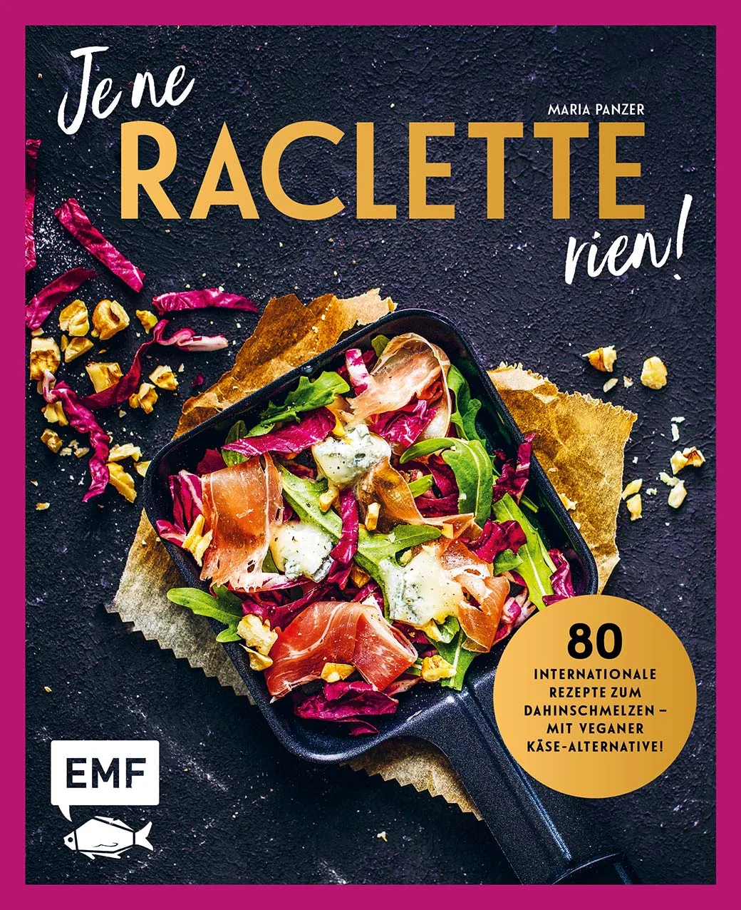 Alle lieben Raclette! Doch sind wir mal ehrlich, mit der immer gleichen Füllung kann es irgendwann ganz schön langweilig werden. Dabei gibt es so viele Möglichkeiten, wie man das beliebte Party-Gericht zubereiten und aufpimpen kann! Mit Je ne Raclette rien! eröffnet sich dir die weite Welt der Pfännchen-Rezepte. So wird jedes Raclette-Essen zu einer spannenden Genussreise über den ganzen Globus.In diesem Buch findest du:80 internationale Pfännchen-Rezepte – von der Schweiz über Südamerika bis nach AsienGeniale rein pflanzliche Käse-Alternativen für den gemeinsamen Raclette-Genuss: Ob Fleisch, Fisch, veggie oder vegan – hier werden alle satt!Riesige Vielfalt, mit der es niemals langweilig wird: Schlemm dich durch 8 verschiedene Länder und Regionen und teste immer etwas Neues – vom herzhaften Mac-and-Cheese-Pfännchen bis zum süßen Raclette-CrêpeEin Muss für alle Raclette-Fans: Das praktische Format und die schicke Goldfolienveredelung ergeben das perfekte Geschenk!Neben leckeren Rezepten lebt Raclette von reichlich geschmolzenem Käse – für Veganer*innen macht der Party-Klassiker daher meist nur halb so viel Spaß. Doch diese Zeiten sind vorbei, denn mit zwei veganen Käse-Alternativen wird der Raclette-Genuss jetzt rein pflanzlich! Ob vegan, vegetarisch oder omnivor – alle können gemeinsam am Tisch sitzen und einen leckeren, käsigen Abend genießen. Von ausgefallenen Pfännchen-Rezepten wie Koriander-Kartoffeln mit Granatapfel und Nacho-Jalapeño-Pfännchen über die passende Beilage wie Mini-Spinat-Quiches und Rösti mit Kräuterquark bis hin zu unwiderstehlichen Dessert-Pfännchen wie Dulce-de-leche-Brownies und S’mores – hier ist für jede*n das Richtige dabei. Na dann los, wähl deine Lieblingsrezepte, lade alle deine Freund*innen ein und der nächsten Raclette-Motto-Party steht nichts mehr im Weg!