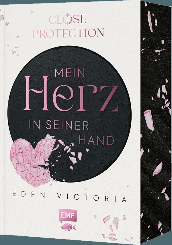 Ein romantischer Thriller von der preisgekrönten Booktokerin Eden Victoria (@Edenvictorria) mit einer Armee von Anhängern – perfekt für Fans von #BodyguardRomance, #RomanticSuspense, #FakeDating, #ForcedProximity und #HefallsfirstMit limitiertem Farbschnitt in der 1. Auflage!Als Erbin von Greenway Discoveries kennt Daphne Green nur ein Leben im Luxus – bis ein Einbruch in das Büro ihres Vaters ihre heile Welt erschüttert. Aus Sorge um ihre Sicherheit engagiert er Milosh Petrov: diszipliniert, entschlossen und absolut unbestechlich. Für Milosh ist der Auftrag reine Routine.Doch schnell wird klar: Daphne ist alles andere als eine gewöhnliche Klientin. Klug, schlagfertig – und viel zu schön, um ihn kaltzulassen. Er würde alles tun, um sie vor Gefahren zu beschützen und lässt sich dabei sogar eines Tages darauf ein, sich als ihr Freund auszugeben. Die Vorstellung, nach Abschluss des Auftrags einfach so zu verschwinden, wird für ihn immer unmöglicher – nicht, wenn Gefühle mit im Spiel sind ...Für Leser*innen von Ana Huang, Lauren Asher, Stella Tack und Jessa Hastings
