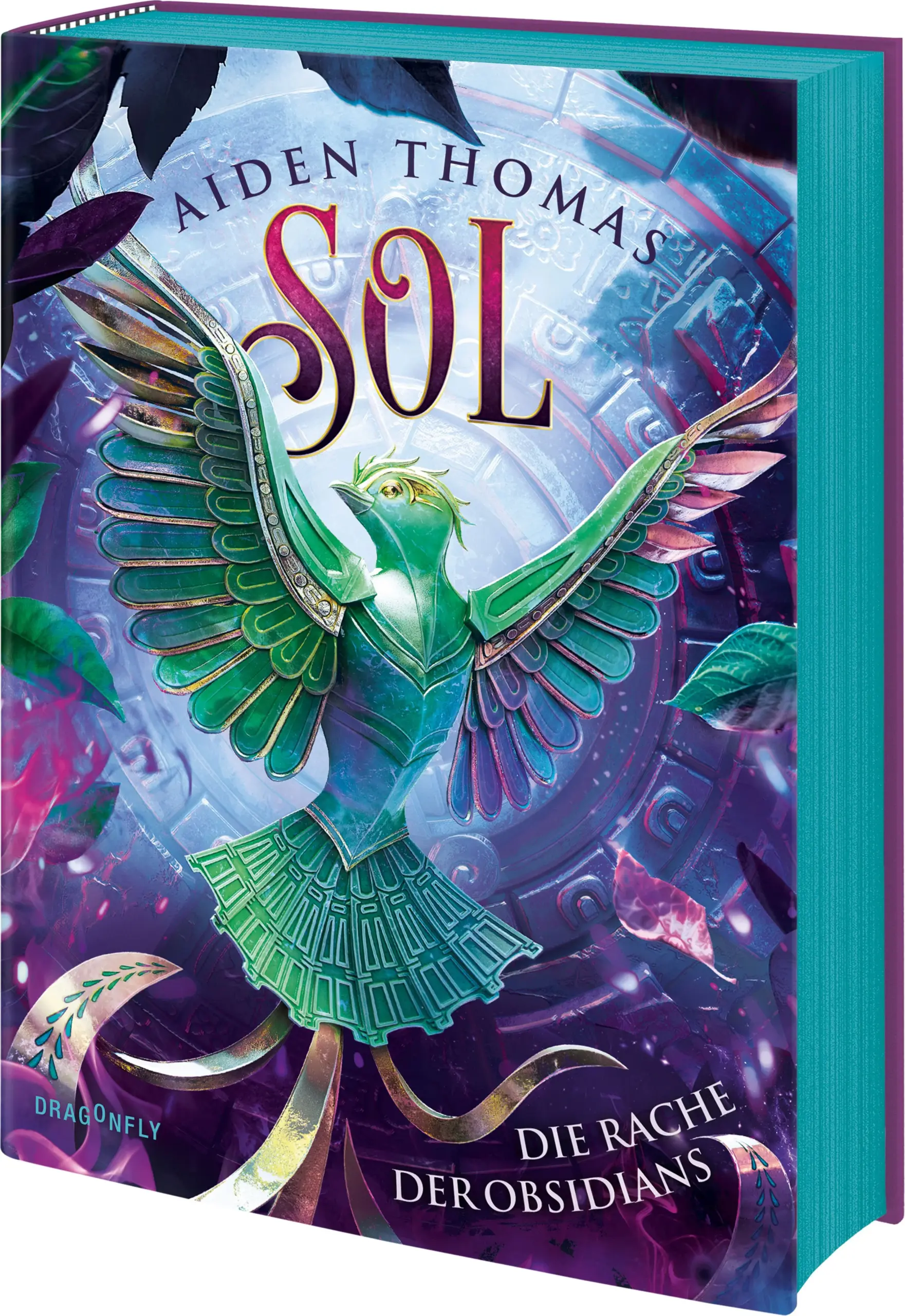 Das fulminante Finale der SOL-Dilogie***Mit Farbschnitt in limitierter Erstauflage (Lieferung je nach Verfügbarkeit)***Teo hätte nicht einmal im Traum daran gedacht, dass er ein Held sein könnte. Nun hat er keine andere Wahl. All das Chaos und die Zerstörung in Reino del Sol ist seine Schuld. Nur seinetwegen wurden die auf Rache gesinnten Obsidians aus ihrem Gefängnis befreit. Jetzt ist die ganze Welt in Dunkelheit gehüllt, und Teo, Aurelio und Niya machen sich auf den Weg in die Wildnis von Los Restos. Gefährliche Monster und bedrückende Schuldgefühle machen ihnen das Leben schwer und nur die aufkeimenden Gefühle zwischen Teo und Aurelio sorgen für Ablenkung. Doch die drei sind fest entschlossen, die entführten Semidioses zu retten und den Sol-Stein zu finden, um das Licht zurückzubringen. Das Schicksal der gesamten Welt liegt in ihren Händen.Eine atmosphärische Fantasywelt voller Gottheiten und Monster, starker Freundschaften und einer queeren Rivals to Lovers-Romance»Dieses Buch ist ein Triumph und ich konnte nicht genug davon bekommen!« – Xiran Jay Zhao, Autorin von Iron WidowBand 1: SOL - Das Spiel der Zehn