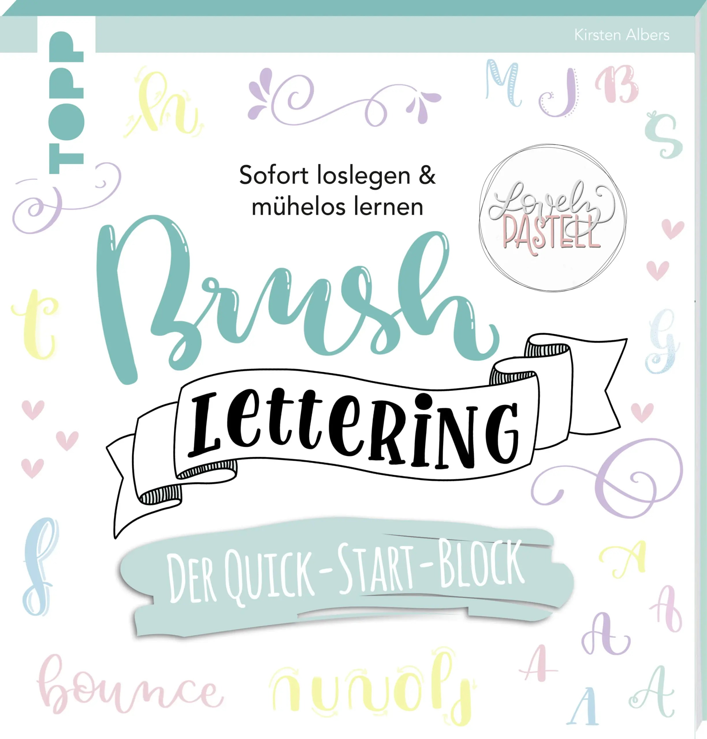 Lernen und loslegen! Dieser praktische Mitmach-Block macht den Einstieg in das Trendthema Brush Lettering ganz leicht. Anschauliche Theorie und sofortige Praxis: Erst wird alles Wichtige zu den verschiedenen Aspekten der Schrift- und Buchstabengestaltung leicht nachvollziehbar erklärt und kann dann direkt im Buch ausprobiert werden. Denn hier heißt die Devise: Übung macht den Brush-Lettering-Meister. Viele Tipps und zusätzliche Ideen zu weiteren Gestaltungsmöglichkeiten der Letterings machen den Quick-Start-Block zu einer runden Sache. Noch mehr gute Letter-Laune verbreiten Postkarte, Anhänger, Cake Topper und Co., die belettert und ausgeschnitten werden können. Vom ersten Buchstaben bis zum eigenen Brush-Lettering-Werk – dieses praktische Grundlagenbuch ist das Richtige für jeden, der sofort starten will.