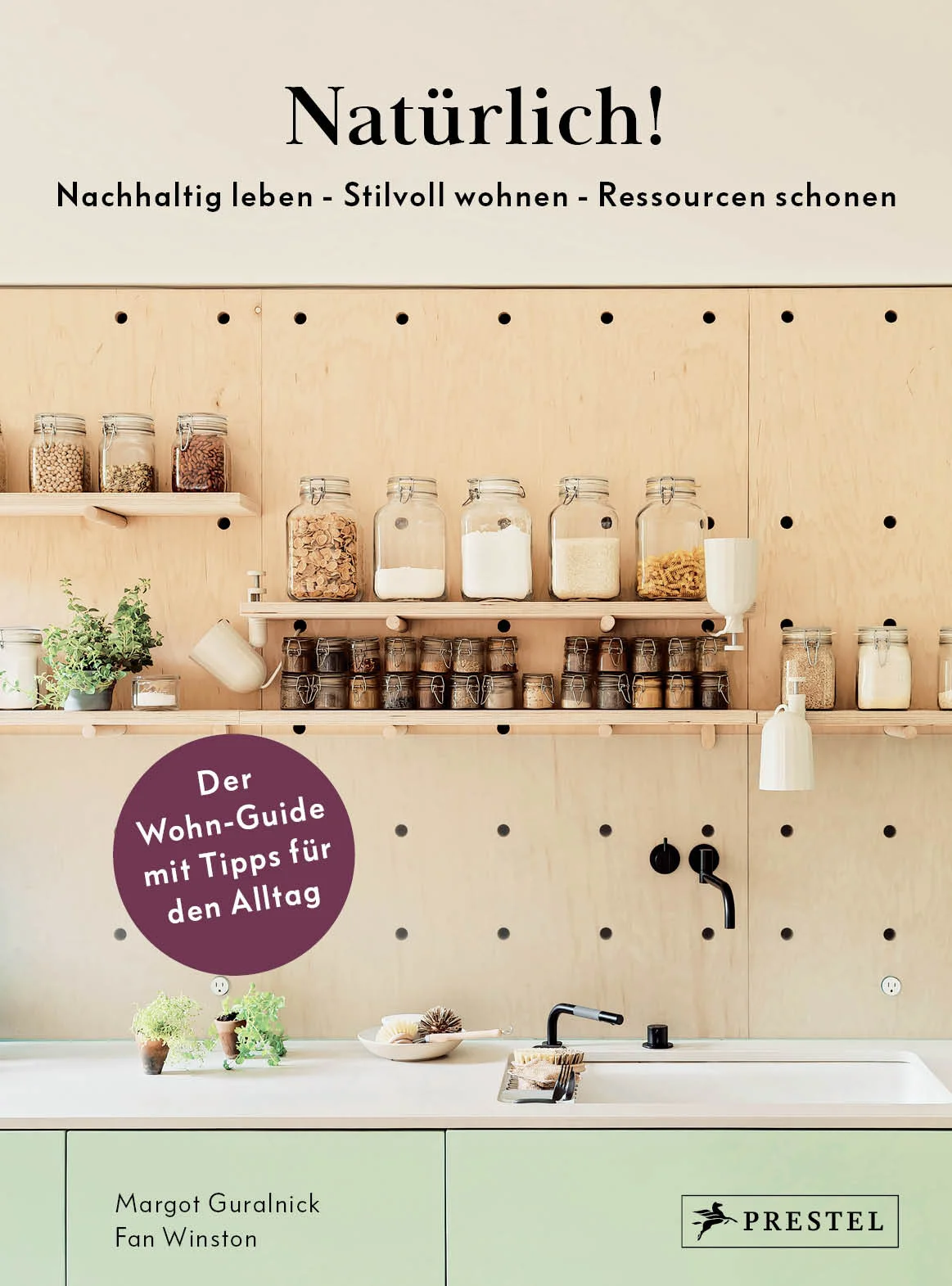 Der ultimative Ratgeber für alle, die nachhaltig leben wollenNachhaltig leben heißt nicht, auf Stil zu verzichten! Dieser unentbehrliche Ratgeber hilft, das eigene Zuhause stilvoll und umweltfreundlich zu gestalten. Das Buch stellt Häuser und Wohnungen auf der ganzen Welt vor, die Nachhaltigkeit in verschiedensten Facetten zeigen: vom CO2-neutralen Einfamilienhaus einer australischen Architektin über eine mit Secondhand-Möbeln ausgestattete Mietwohnung in Brooklyn bis hin zum Landhaus mit Selbstversorgergarten in Mecklenburg. Dazu erklären Profis, wie man den eigenen Wohnraum nachhaltig gestaltet und nutzt, zum Beispiel wie man langlebige Möbel auswählt, Plastik vermeidet, Wäsche und Textilien schonend behandelt, Zimmerpflanzen pflegt und vieles mehr. Klare Anleitungen für den Alltag und leicht umsetzbare Tipps für alle Lebensbereiche helfen dabei, Raum für Raum ein stilvolles Zuhause einzurichten und gleichzeitig die Ressourcen unseres Planeten zu schonen sowie den ökologischen Fußabdruck zu reduzieren.
