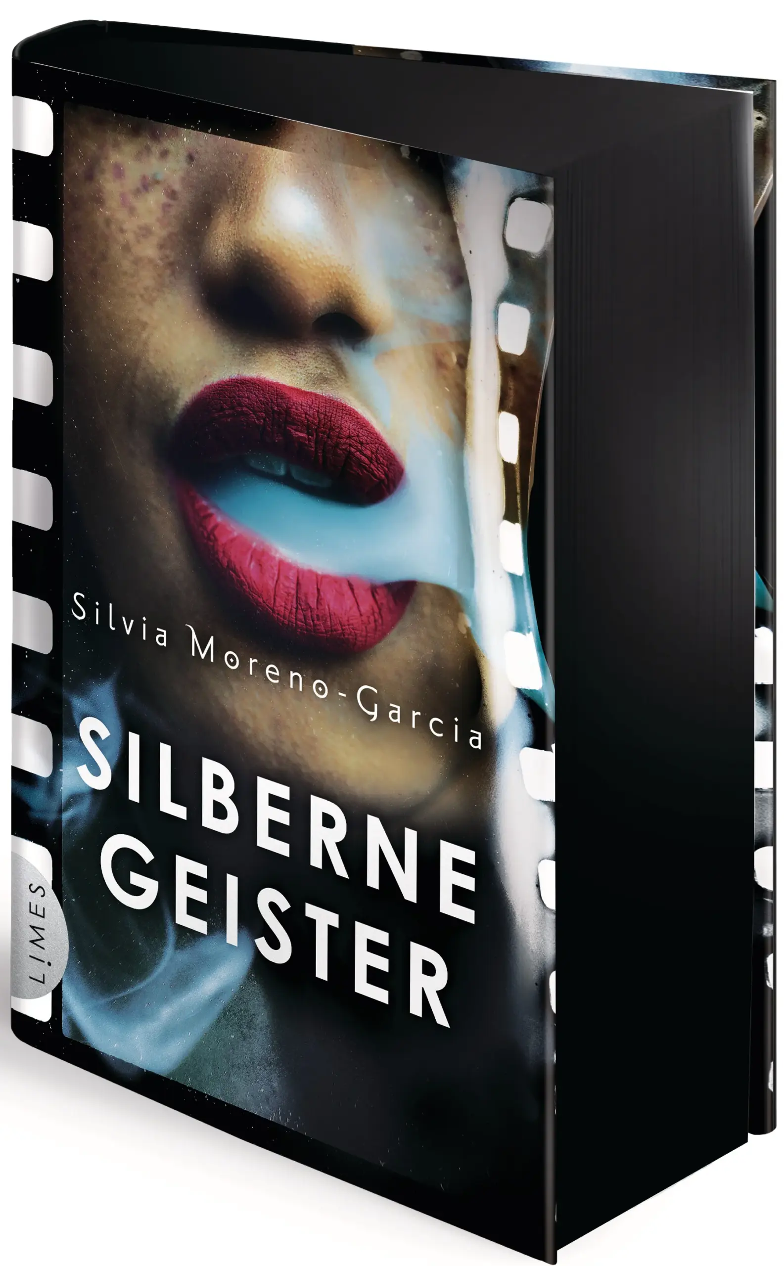 Bedrohliche Séancen, hochentzündliche Filmrollen und ein untoter Okkultist der Nazis – und mittendrin eine ungewöhnliche Protagonistin mit einer Vorliebe für Horrorfilme.Die kluge Montserrat schlägt sich als Außenseiterin in einer Männerdomäne durch: im mexikanischen Filmbusiness. Der einzige Mensch, der ihr lieb und teuer ist, ist ihr Jugendfreund Tristán, der als Soap-Darsteller unter Auftragsarmut leidet. Als sie und Tristán das Angebot bekommen, einen nie produzierten legendären Horrorfilm zu vollenden, schlagen sie ein. Doch der Filmstreifen ist mit einem dunklen Fluch belegt, der alle ins Unglück stürzt, die an ihm arbeiten ... Und das ist längst nicht alles! Der Geist eines teuflischen Okkultisten der Nazis steht an der Schwelle zum Reich der Lebenden, und Montserrat und Tristán müssen ihn und seine Anhänger um jeden Preis aufhalten. Nicht verpassen: nach »Der mexikanische Fluch« und »Die Tochter des Doktor Moreau« der neueste Roman der internationalen Sensationsautorin!Mit farbigem Buchschnitt nur in limitierter Auflage!
