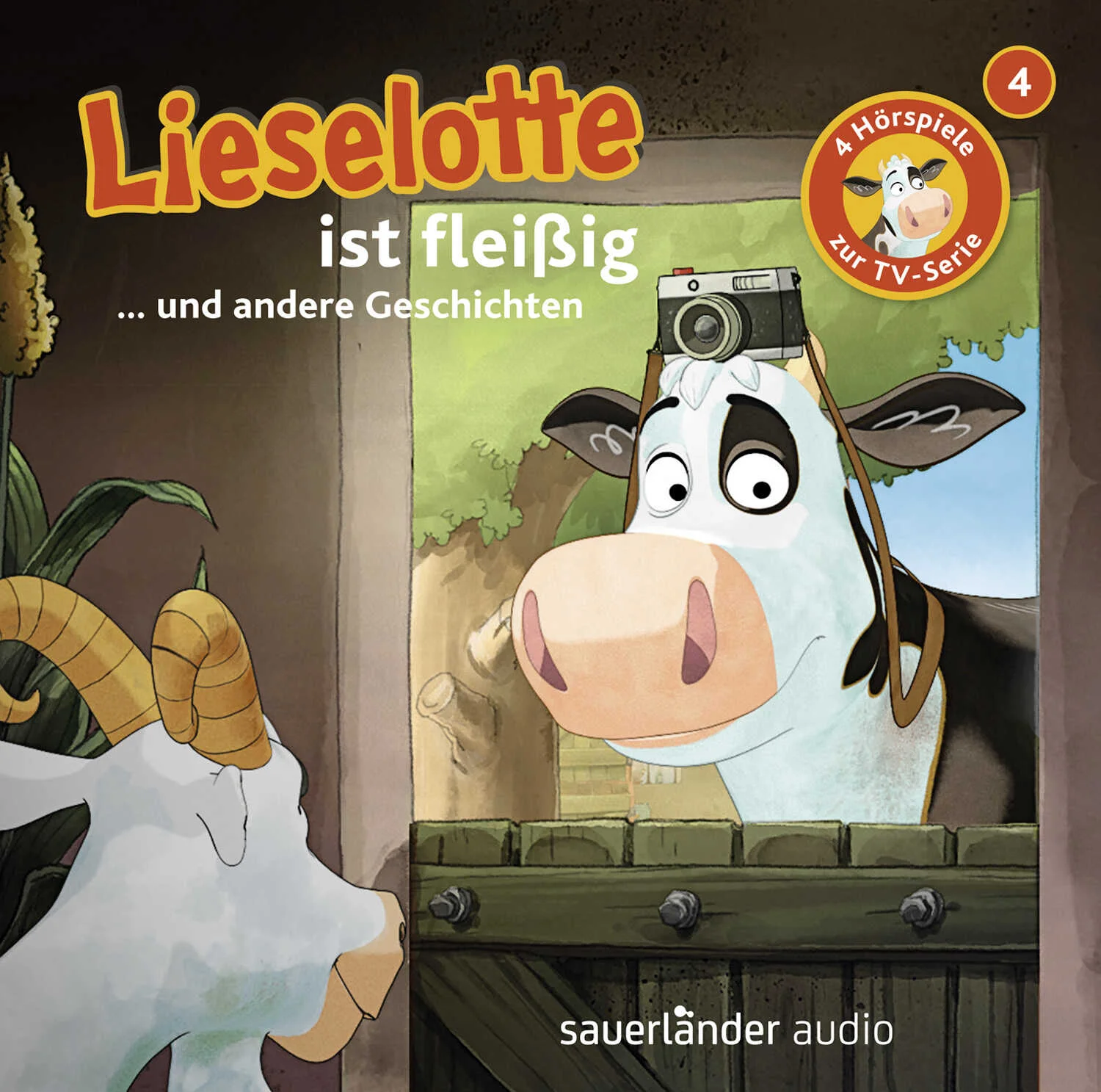 Seit Jahren beglückt die liebenswerte Kuh Lieselotte so viele Kinder (und auch ihre Eltern) mit ihren verrückten und tollpatschigen Abenteuern. Es war nur noch eine Frage der Zeit, bis TV-Produzenten sie persönlich kennenlernen wollten und ihr eine Karriere vor der Kamera anboten. Neugierig, wie Lieselotte nun einmal ist, hat sie mit Freuden zugesagt, sich vor der Kamera selbst zu spielen ... und all ihre Freunde sind mit dabei.Die Geschichten der TV-Serie erscheinen parallel zur Fernsehpremiere als lustige Hörspiele für die ganze Familie – mit allen Originalstimmen und Uve Teschner als Erzähler: der beliebte Sprecher verehrt Lieselotte seit Jahren und ließ es sich nicht nehmen, ihre Hörspiel-Abenteuer zu begleiten.Mit den GeschichtenLieselotte wird HundesitterinLieselotte und der AushilfsbauerLieselotte hat den Dreh rausLieselotte als FotografinNach Drehbüchern von Jan Bauer, Richie Conroy, Stefanie Schütz, Laura Summers, Head Autorin Lisa Clodt.