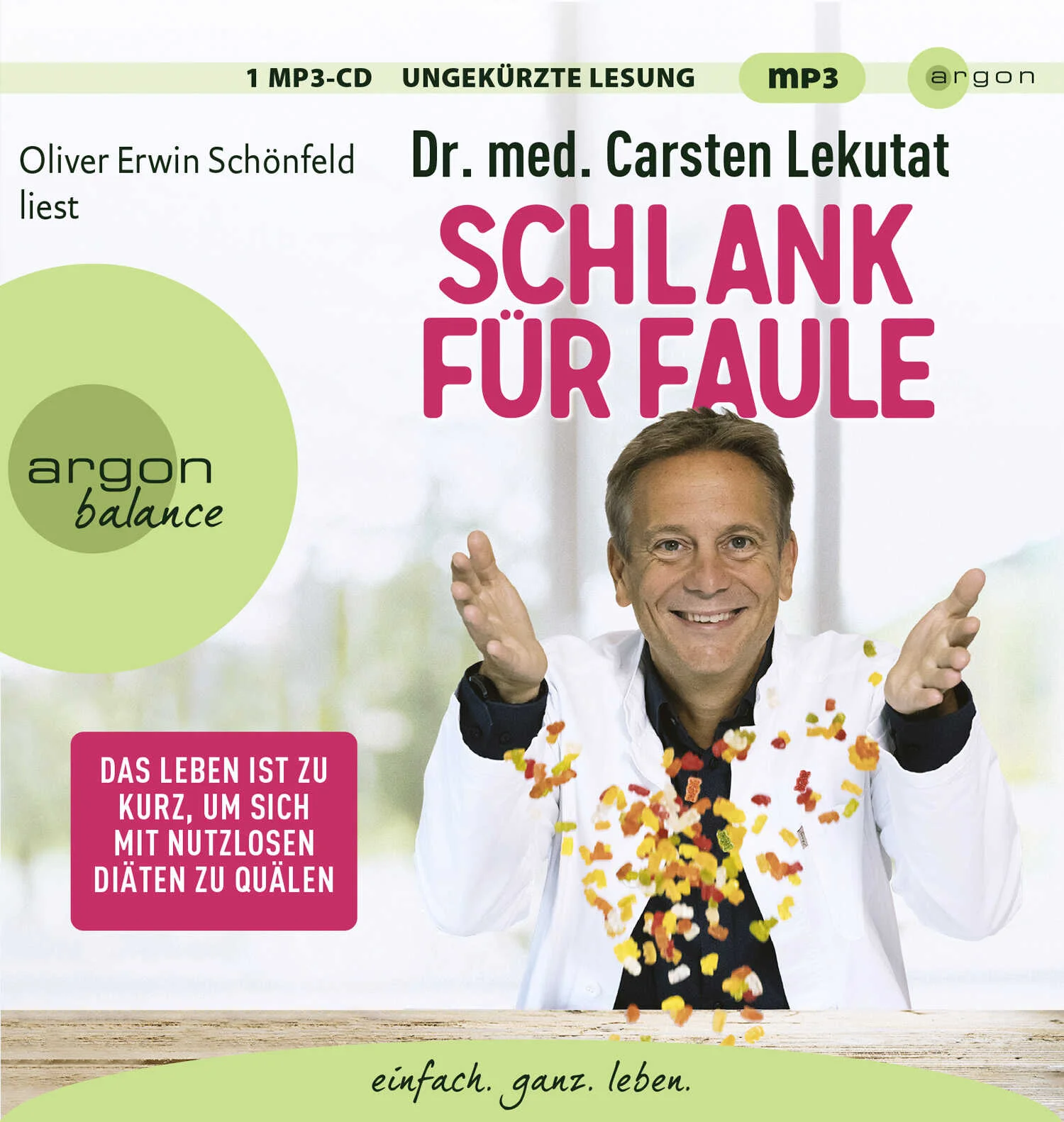 Dauerhaft schlank sein – ohne große Anstrengung»Iss nicht weniger, iss das Richtige«, lautet das Motto der Sprechstunde für Adipositas-Medizin des bekannten TV-Arztes Dr. Carsten Lekutat. Aus seiner Sicht ergibt es keinen Sinn, die Lebensqualität mit einer Aneinanderreihung von nutzlosen und anstrengenden Diäten zu zerstören. Es braucht vielmehr ein individuell abgestimmtes Konzept, das uns lebenslang begleitet. Denn Abnehmen ist eigentlich einfach, wenn wir wissen, wie. Das Gewicht zu halten, ist die Herausforderung.In diesem Hörbuch erläutert Carsten Lekutat daher die medizinischen Ursachen von Übergewicht und zeigt ganz konkret, wie uns das Schlankbleiben dauerhaft gelingt.