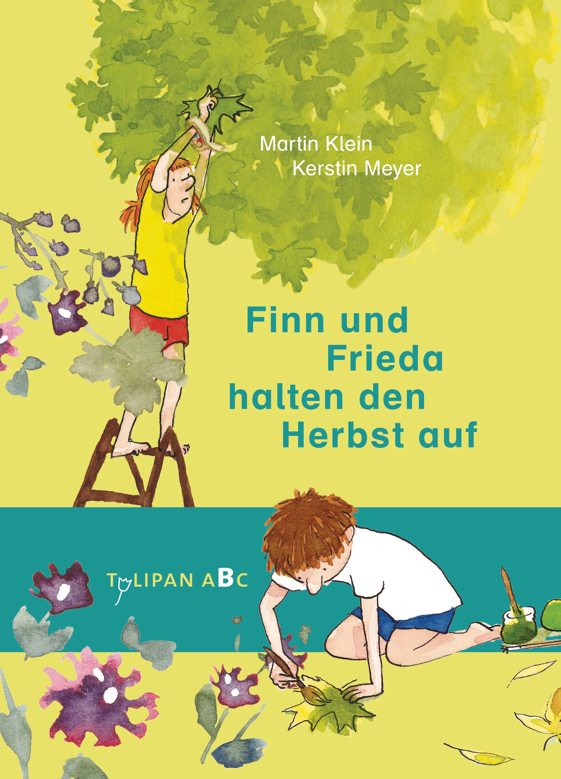 Finn und Frieda lieben den Sommer! Die Geschwister können gar nicht genug davon bekommen: Federball und Radschlagen, Grashäuser bauen, im Schwimmbecken planschen und den Sonnenblumen beim Wachsen zusehen. Aber dann ist es eines Morgens plötzlich kalt. Unverschämt kalt! Klirrend kalt! So kalt, dass Finns Zähne klappern und Friedas Zehen sich beschweren. Das kann es doch nicht schon gewesen sein mit dem Sommer. Finn hat eine Idee: Sie werden den Herbst aufhalten! Und das geht so: 1. Den Herbst nicht beachten. 2. Seine ersten Anzeichen rückgängig machen. Also bleibt die Badehose an und die roten Blätter werden einfach mit grüner Farbe übermalt. Die Geschwister lassen sich vom Herbst doch nichts vorschreiben! »Finn und Frieda halten den Herbst auf« ist ein witziger Auftakt zu Martin Kleins Jahreszeiten-Abenteuern im Tulipan-ABC.Ausstattung: durchgehend 4-farbig illustriert