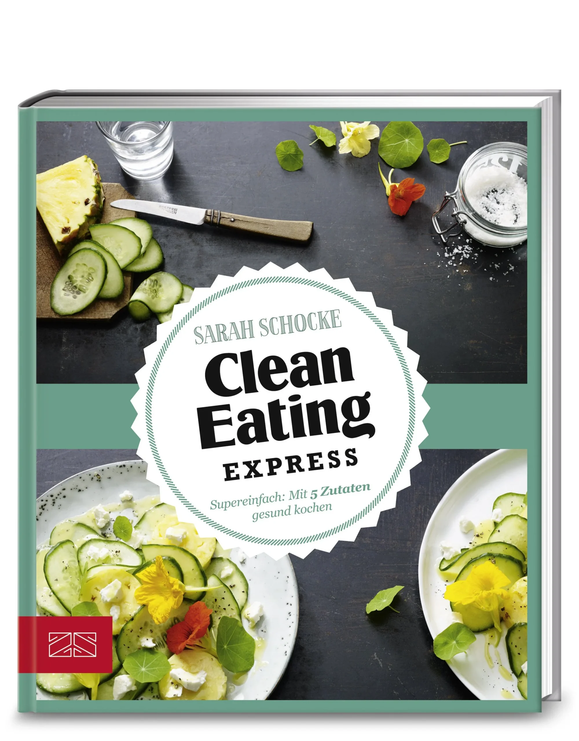 Clevere Basics plus 5 Zutaten: Das ist die simple Formel von Clean Eating Express. Die Basics hat jeder im Vorrat und die frischen Zutaten sind schnell eingekauft. Ebenso schnell geht das Kochen: Mit den Easy-going-Rezepten macht das Kochen Spaß und im Handumdrehen steht ein unwiderstehliches Hauptgericht auf dem Tisch. Gesundes Kochen war noch nie so einfach – und noch nie so schnell! Jedes Gericht wird in Bildern übersichtlich dargestellt. So ist alles gleich im Blick und das ganz unkompliziert und alltagstauglich – ohne viel Text und graue Theorie. Für das Extra obendrauf gibt es bei jedem Rezept einen besonderen Tipp oder eine weitere Zutat. Clean Eating ganz einfach – für den Feierabend, für jeden Tag und für buntes Kochen ohne großen Aufwand!