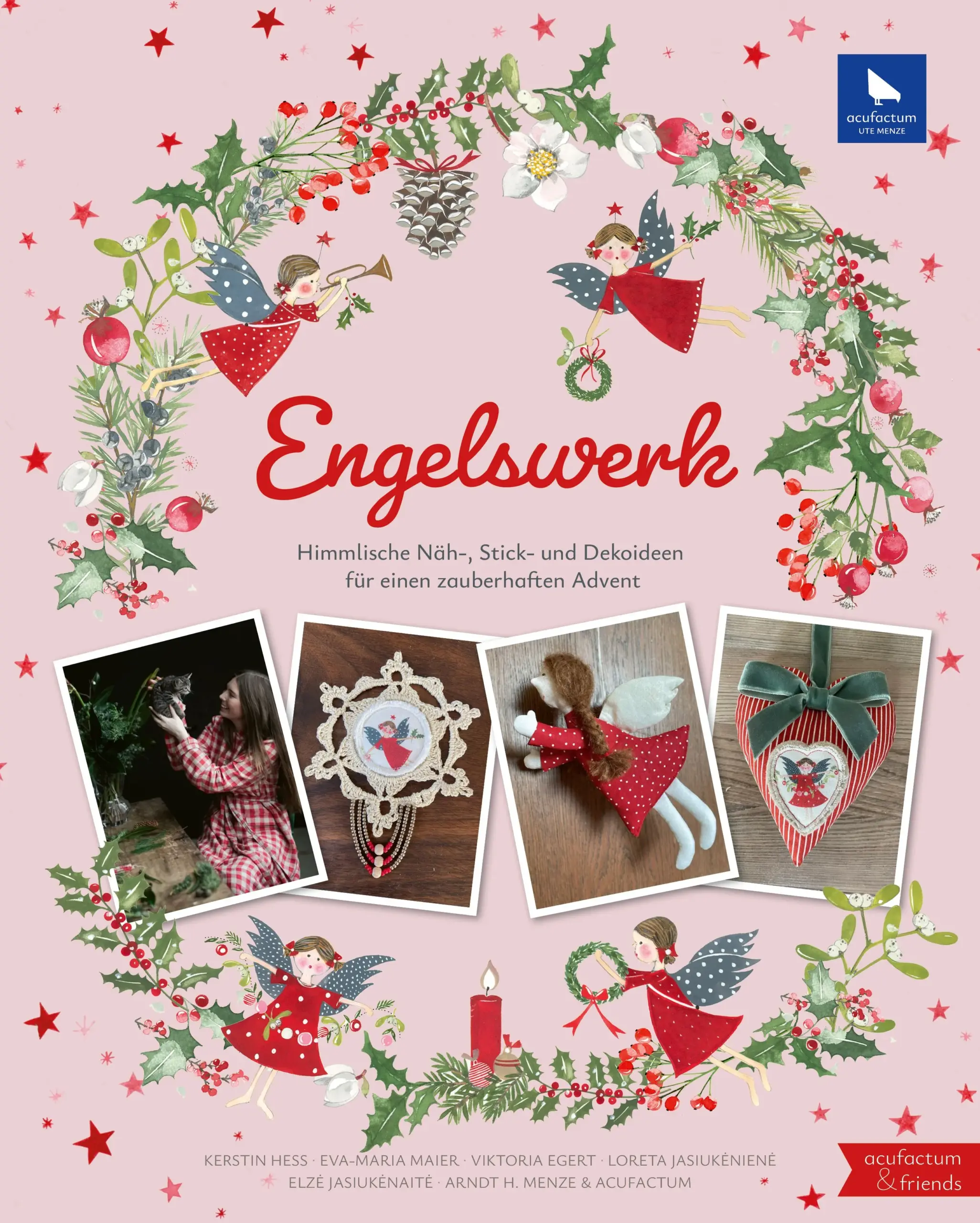 „Engelswerk“ entführt Sie in eine zauberhafte Welt der festlichen Handarbeiten. Inspiriert von den zarten, handgemalten Engeln der Künstlerin Kerstin Heß, finden Sie in diesem Buch liebevolle Nähprojekte und kunstvolle Kreuzstichmuster, die Ihre Adventszeit verzaubern werden. Ob für stimmungsvolle Dekorationen oder persönliche Geschenke – von Kissen über Engelfiguren bis hin zu Baumschmuck, hier entdecken Sie kreative Ideen für eine ganz besondere Weihnachtsvorfreude. Mit klaren Anleitungen und Schablonen gelingt jedes Projekt spielend leicht. Begleitet von poetischen Texten von Arndt H. Menze, wird dieses Buch zu einem stimmungsvollen Begleiter durch die Adventszeit – voller Inspiration, Besinnlichkeit und dem Warten auf Weihnachten.