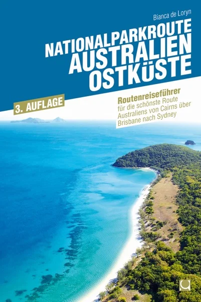 Erleben Sie mit der 4. Auflage des erfolgreichen Routenreiseführers auf 3.200 km Australien und seine Landschaft, Natur und Menschen von der schönsten Seite.Die Küstenroute von Cairns über Brisbane nach Sydney gilt als die erste Wahl in Sachen Australien – und das zu Recht: Sie bietet abwechslungsreiche Landschaften von tropisch bis mediterran, naturbelassene, sonnenverwöhnte Traumstrände, dichte Regenwälder und nicht zuletzt eine außergewöhnliche Tierwelt. Erleben Sie die Einsamkeit des Outback, quirlige Metropolen und atemberaubende Nationalparks.Entlang einer detailliert beschriebenen Route führt Sie dieser Reiseführer zu den schönsten Highlights des fünften Kontinents, z. B. in den Daintree National Park, zum Great Barrier Reef National Park, nach Whitehaven Beach mit dem Whitsunday Islands National Park und auf die Sandinsel Fraser Island National Park. Nicht fehlen darf in dieser Reihe der bekannteste rote Felsen der Welt, der Ayers Rock im Uluru-Kata Tjuta National Park.Abwechslung zur beeindruckenden Natur bieten die Touristenmagnete Cairns, Brisbane und Sydney, die ebenso ausführlich vorgestellt werden wie alle weiteren sehenswerten Städte entlang der Küste. Mit dabei sind die Promi-Urlaubsorte Port Douglas und Noosa, aber auch die entspannte Surferstadt Byron Bay und weniger bekannte Highlights wie 1770 / Agnes Water Rainbow Beach und Port Macquarie. Detailliert ausgearbeitete Reiseroute von über 3.200 km Länge entlang der australischen Ostküste Einzigartige Vielfalt in tropischen Wäldern, an sonnigen Stränden, zwischen exotischen Tieren und in quirligen Metropolen Die wirklich spannenden Highlights und alle relevanten Fakten für eine eindrucksvolle Reise von Cairns über Brisbane nach Sydney Aufregende Alternativ- und Nebenstrecken sowie Ausflüge zu lohnenden Zielen abseits der Hauptroute Umfassendes Hintergrundwissen, wertvolle Tipps und präzise Weg- und Anfahrtsbeschreibungen Kartenmaterial der gesamten Route mit Detailkarten für Städte und Parks für eine einfache und zielgenaue Orientierung Über 230 Fotos
