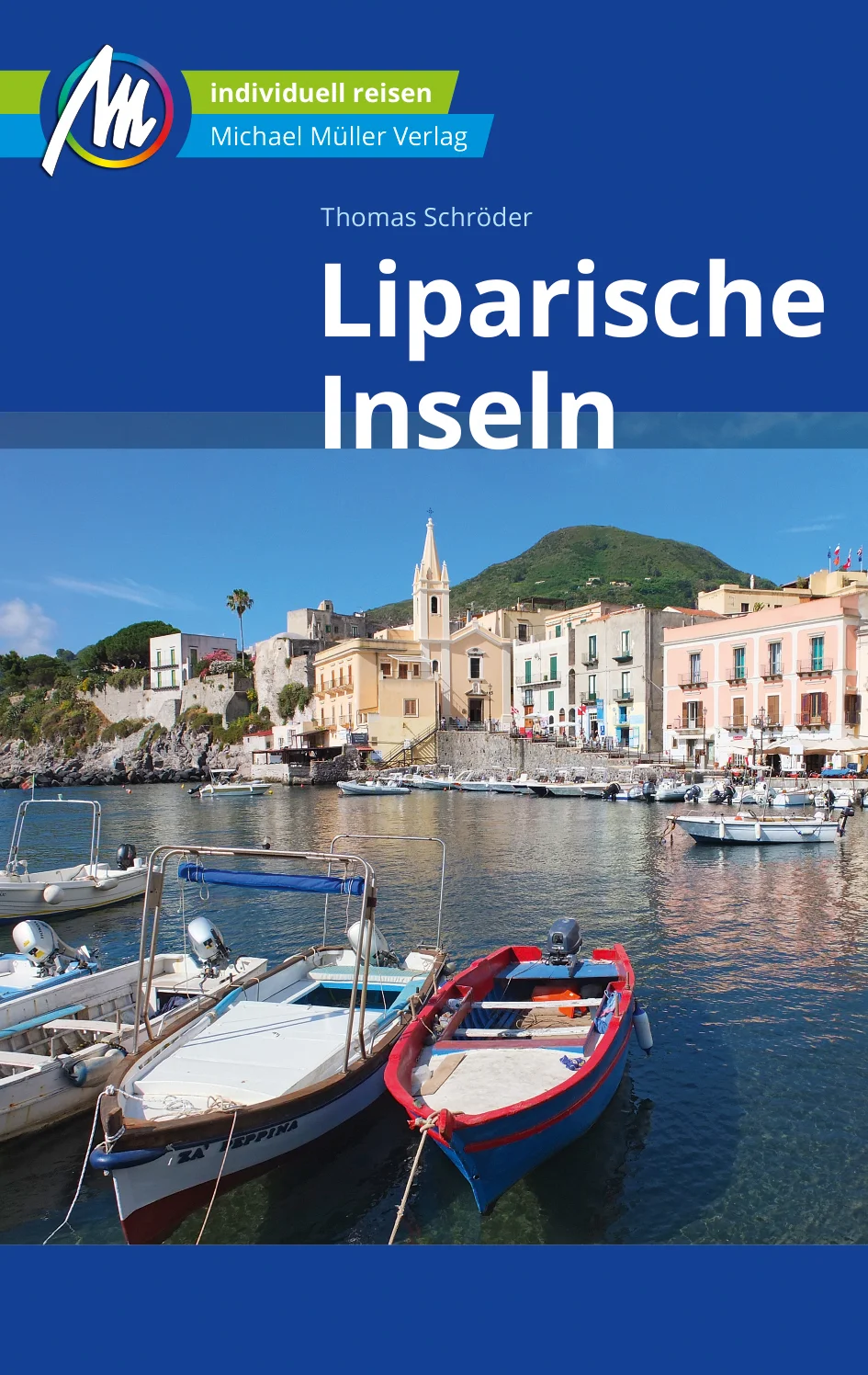 Anders reisen und dabei das Besondere entdecken: Mit den aktuellen Tipps aus den Michael-Müller-Reiseführern gestalten Sie Ihre Reise individuell, nachhaltig und sicher. Einen Tanz auf dem Vulkan wagen? Mit dem Reiseführer „Liparische Inseln“ in der achten Auflage entdecken Sie die Heimat von Stromboli und Vulcano. Auf 240 Seiten mit 135 Farbfotos zeigt Ihnen Autor Thomas Schröder die ganze Schönheit dieser im Mittelmeer, nördlich von Sizilien gelegenen Inselgruppe. 22 Karten inklusive Schiffsverbindungen sowie fünf Wanderungen führen Sie in jede Ecke der Liparischen Inseln. Urlaub auf dem auch als „Äolische Inseln“ bekannten Archipel wird dank der Geheimtipps des Autors zu einem intensiven und individuellen Erlebnis. Alles vor Ort für Sie recherchiert und ausprobiert. Das ZDF-Reisemagazin reiselust lobt den Reiseführer „Liparische Inseln“: „(…) über die Anreise informiert er so ausführlich, dass der Reisende ohne zusätzliche Lektüre sein Ziel erreicht.“ Ökologisch, regional und nachhaltig wirtschaftende Betriebe sind kenntlich gemacht. Die Liparischen Inseln – Rundreise durch den Archipel: Lipari, die größte Insel, glänzt mit lebendiger Hauptstadt und exzellentem archäologischem Museum. Vulkanische Aktivität allerorten auf Vulcano, mit grandioser Fernsicht vom Rand des Gran Cratere. Wanderer, Naturliebhaber und Entdecker finden auf der fruchtbar grünen Insel Salina ihren Sehnsuchtsort. Die vielgestaltige Küste der in beschaulichem Rhythmus lebenden Insel Filicudi erkundet man am besten mit dem Boot. Wer die Einsamkeit und Ruhe sucht, ist auf der abgeschiedensten Insel des Archipels, Alicudi, genau richtig. Die kleinste Insel, Panarea, ist auch die exklusivste. Hier trifft sich im Sommer die italienische Hautevolee. Stromboli bietet mit mehrmaligen Ausbrüchen pro Stunde Tags wie Nachts ein grandioses Spektakel. Was tun auf den Liparischen Inseln? Die Destination fernab von Massentourismus ist wie geschaffen für Wanderer, Naturliebhaber und Individualisten, die Ruhe und Einsamkeit suchen. Kulturliebhaber mit Faible für Vorgeschichte und Antike werden hier glücklich. Der Reiseführer „Liparische Inseln“ besticht durch zahlreiche Essays mit interessanten Hintergrundinformationen. Übernachtung und Unterkunft: Von einfach bis exklusiv ist auf den Liparischen Inseln alles zu finden. Der Reiseführer „Liparische Inseln“ gibt bewährte Tipps und hilfreiche Hinweise, damit Sie das passende Dach über dem Kopf finden. A propos Dach: Dank des guten Wetters der Liparischen Inseln haben viele Privatunterkünfte wunderschöne Dachterrassen, die ein ganz eigenes Lebensgefühl vermitteln. Essen und Trinken: Vielfältig zubereiteter Fisch, sowie Oliven und Kapern führen zu kulinarischen Eindrücken unbekannter Art. Autor Thomas Schröder hat eine Vielzahl an Restaurants erkundet und für Sie ausprobiert. Seine Geheimtipps machen Ihren Urlaub auch zu einem lukullischen Erlebnis. Sie planen eine Reise auf die Liparischen Inseln? Urlaub auf der Inselgruppe wird zu einem individuellen und gelungenen Aufenthalt dank den erprobten Tipps und nützlichen Ratschlägen im akribisch recherchierten Begleiter an Ihrer Seite – alles vor Ort für Sie ausprobiert. Neben prall gefüllten 140 Seiten zu Stränden, Hotels, Restaurants und Unterkünften finden Sie im Reiseführer „Liparische Inseln“ von Anreise über Geologie und Geographie bis zu Küche und Weinkeller auf 76 Seiten alles Notwendige, Wissenswerte und Reisepraktische, sowie die wichtigsten italienischen Begriffe und Wendungen. Gut zu wissen: Dieser Reiseführer aus dem Michael Müller Verlag wurde klimaneutral produziert.