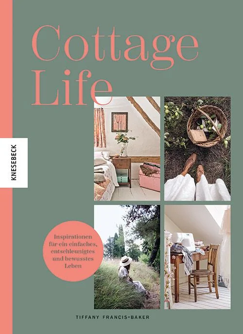 Den Trubel hinter sich lassen mit DIY-Projekten im Cottagecore-Stil Der Duft von ofenwarmem Brot, frische Blumen in der Vase und Sonnenlicht, das durch handgenähte Vorhänge fällt. Mit diesem stimmungsvoll gestalteten DIY-Buch tauchen Sie direkt ein in die entschleunigende Welt des Cottagecore. einer Lebensart, die durch die Rückkehr zu einem ländlichen Lebensgefühl bewusst Raum schafft für die Schönheit der einfachen Dinge. Dekorationstipps, kreative Projekte und Rezepte mit saisonalen Zutaten verhelfen dazu, im Alltag zu entschleunigen und nachhaltiger und sinnerfüllter zu leben. Das einfache und naturverbundene Leben bewusst in vollen Zügen genießen Dieses Kreativbuch bietet Ihnen detaillierte Anleitungen zu den verschiedensten Aspekten des naturverbundenen und achtsamen Lebens. So erforscht jedes Kapitel verschiedene Möglichkeiten, den Landhausstil zu leben, welcher auf Wiederverwendung, Recycling und Upcycling setzt. Beispielsweise wird gezeigt, wie der Cottagecore-Kleiderschrank eingerichtet werden kann, wie der eigene Garten bestellt und wie saisonal gekocht werden kann. Auch Anleitungen für eine achtsamere Wahrnehmung der Natur, die Herstellung von ätherischen Ölen, Blumenarrangements und Deko- und Interieur-Tipps finden Sie in diesem Handbuch. Das ideale Einsteiger-Buch zum kreativen Cottagecore-Trend. Mit vielen Anleitungen, inspirierenden Texten und liebevollen Illustrationen, die Ihnen helfen den Cottagecore-Stil im eigenen Leben zu integrieren.