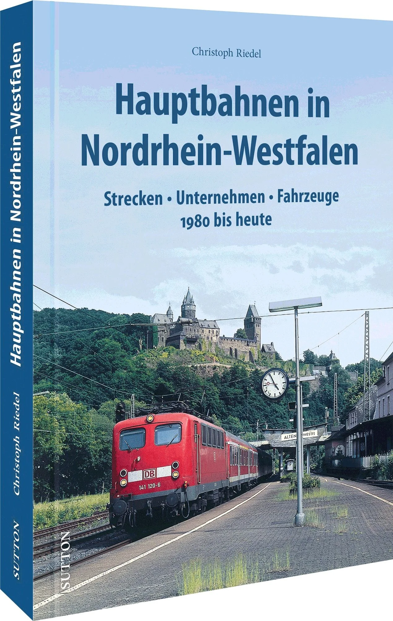 Der leidenschaftliche Eisenbahnfotograf und Autor Christoph Riedel aus Lüdenscheid präsentiert in diesem Band rund 160 beeindruckende Aufnahmen, die den abwechslungsreichen Betrieb auf den Hauptbahnen in Nordrhein-Westfalen seit 1980 dokumentieren. Ein Muss für alle, die sich für den vielfältigen Schienenverkehr im einwohnerstärksten Bundesland interessieren.