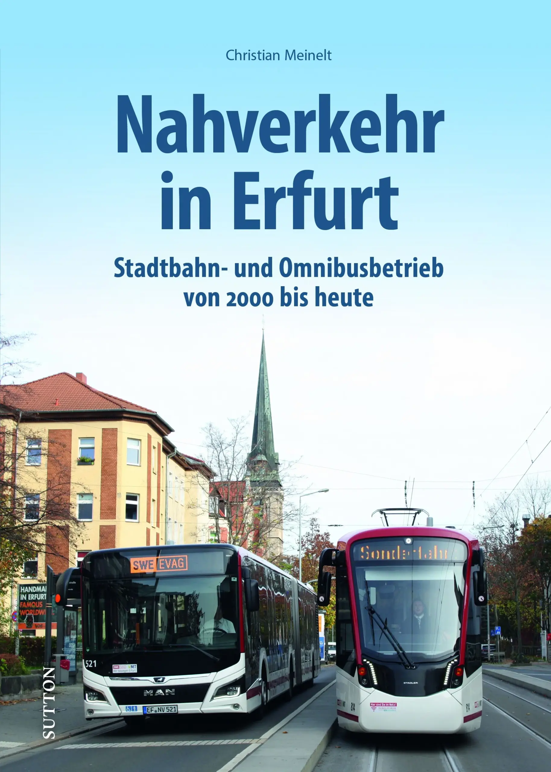 Der Erfurter Nahverkehrsexperte Christian Meinelt präsentiert in diesem Band rund 150 beeindruckende Aufnahmen, die kurzweilig den abwechslungsreichen Stadtbahn- und Omnibusbetrieb in der thüringischen Landeshauptstadt seit 2000 dokumentieren. Die überwiegend unveröffentlichten Fotografien zeigen die vielfältigen Entwicklungen der vergangenen 20 Jahre.Ein Muss für alle, die sich für Erfurt und seinen Nahverkehr interessieren.