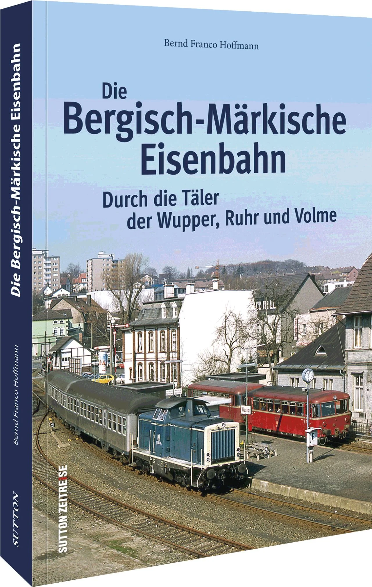 Der bekannte Autor Bernd Franco Hoffmann widmet sich in seinem neuesten Buch der Bergisch-Märkischen Eisenbahn, der bedeutendsten Eisenbahngesellschaft in Nordrhein-Westfalen. Anhand der einzelnen Streckenabschnitte zeichnet er die Geschichte der berühmten Eisenbahnstrecken nach und dokumentiert mit über 120 spannenden Fotografien, wie sie sich im Laufe der Zeit verändert haben. Ein spannendes Stück Eisenbahngeschichte!