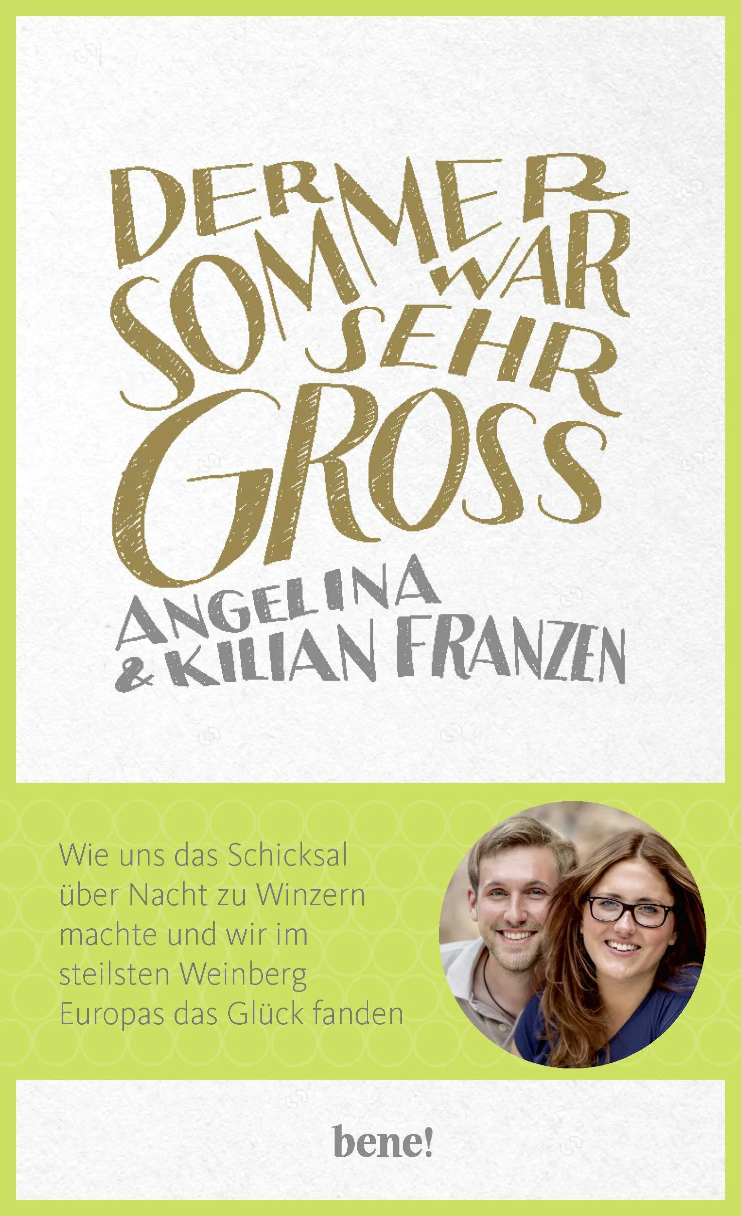 Die beeindruckende und ermutigende Geschichte eines jungen Paares, das nach einem schweren Schicksalsschlag über Nacht zu Winzern im Weinbaugebiet Mosel wird. Angelina und Kilian Franzen machen Mut, Außergewöhnliches zu wagen und zu vertrauen. Für ihre Arbeit im Calmont an der Mosel – dem steilsten Weinberg Europas – wurden sie 2018 als »Newcomer des Jahres« ausgezeichnetDie Bewirtschaftung und Erhaltung der Weinberge im Calmont an der Mosel ist eine der körperlich anstrengendsten und arbeitsintensivsten Aufgaben, die es überhaupt gibt. Als der Vater von Kilian Franzen durch einen tragischen Unfall im Weinberg ums Leben kommt, werden er und seine Frau Angelina mit Anfang 20 plötzlich und unerwartet Besitzer eines der steilsten Weinberge Europas. Die beiden sind ein Paar, seit sie 13 und er 16 war. Nun stehen sie vor einer großen Entscheidung: Sollen sie es wagen und den Traum des Vaters fortführen? Nicht nur das finanzielle Risiko ist erheblich. Beiden fehlt es vor allem an Erfahrung. Allen Bedenken zum Trotz beschließen sie, alles auf eine Karte zu setzen. Denn Wegducken kommt für sie nicht infrage. Mit Leidenschaft und Passion haben Kilian und Angelina es weit gebracht, wurden für ihre Arbeit als Winzer 2018 als »Newcomer des Jahres« gekürt. 70.000 Flaschen füllen sie mittlerweile pro Jahr ab. Doch der Weg dorthin war steinig: 80-Stunden-Wochen, eine erste Ernte, die aufgrund des Wetters zur Hälfte verfault, hohe Schulden und der Tod der Mutter nur wenige Jahre nach dem Vater … Die wahre Geschichte zweier Winzer, die hoffen, vertrauen, glauben und lieben.