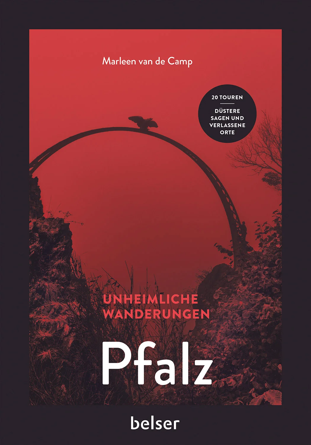 Wer die schaurige Seite der Pfalz kennenlernen möchte, hält mit diesem Wanderführer das richtige Buch in den Händen. Verfluchte Burgen, unheimliche Moore oder teuflische Gäste zu Tisch: Mit den 20 gruseligen Wanderrouten und Ausflugszielen von Marleen van de Camp kommen Gruselfans voll auf ihre Kosten und erleben die Sagen, Legenden und Mythen des Naturraums Pfalz hautnah. Von Tagesausflug über Kurzurlaub bis hin zur unheimlichen Nachtwanderung – wer Wanderungen mit Nervenkitzel sucht, wird hier garantiert fündig!